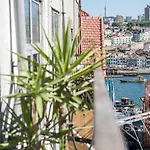 Guestready - Minimalistic Downtown Порту