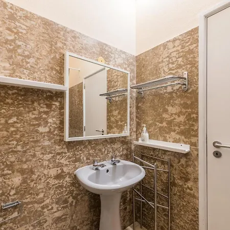Guestready - Minimalistic Downtown Διαμέρισμα *